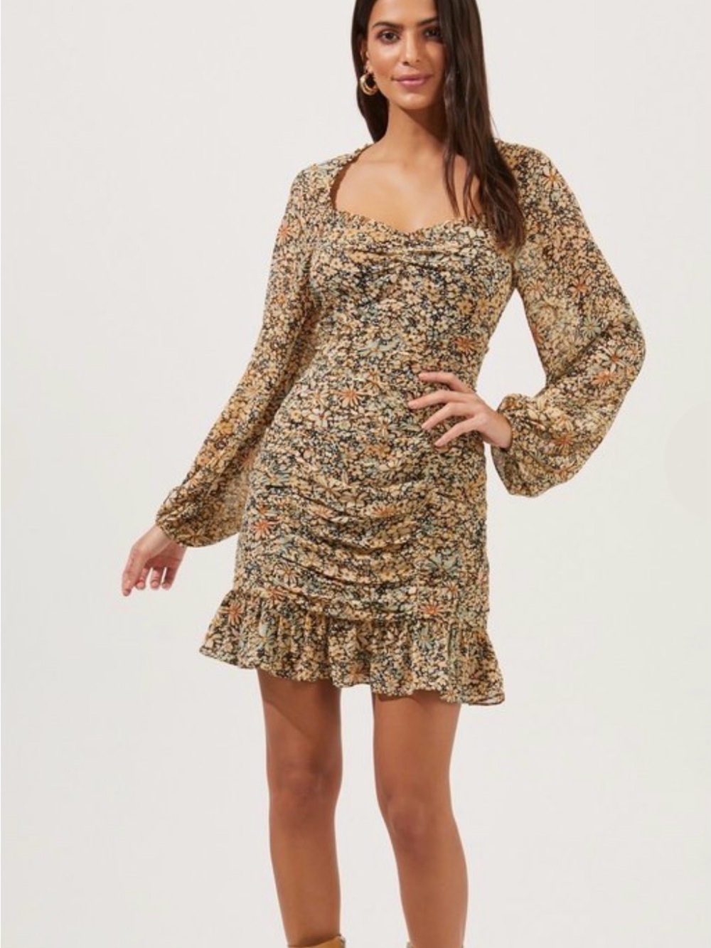 ASTR The Label Floral Ruched Mini Dress - Yellow & Black Floral. Medium
